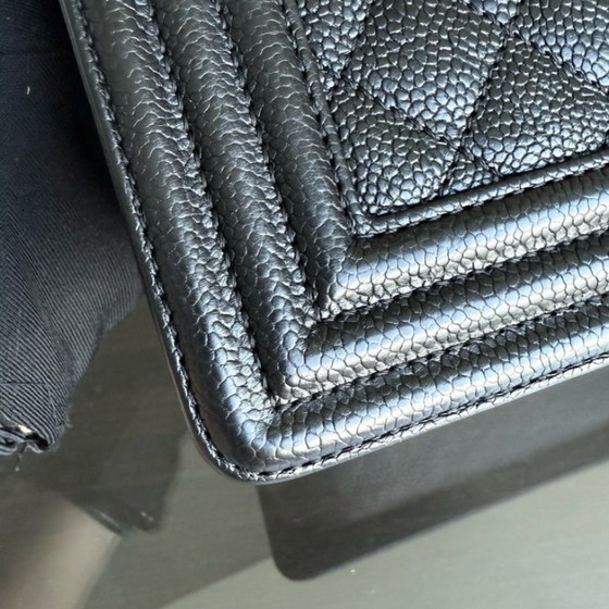 Image 1 of Chanel Boy Small - Caviar 20CM Gewatteerd Zwart Goudkleurige Hardware Serie 23