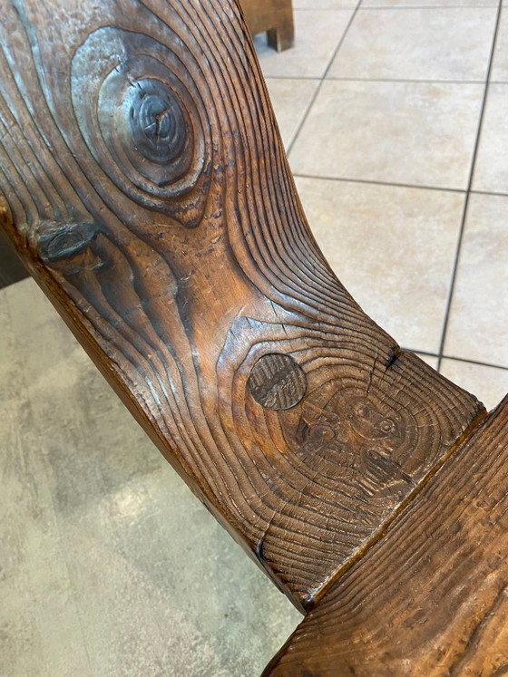 Image 1 of antieke brutalistische driepootstoel nr. 1, gesneden uit massief hout