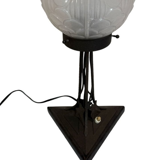 Image 1 of Art deco - Tafellamp - Satijn glazen stolp op smeedijzeren voet - Frankrijk - Ca. 1930's