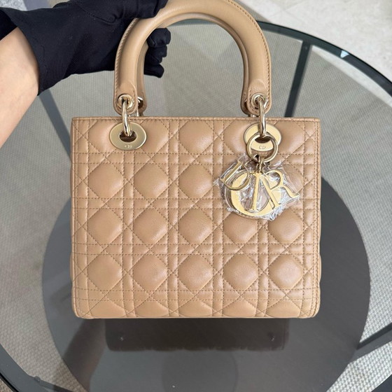 Image 1 of DIOR LADY MEDIUM - PELLE DI AGNELLO CANNAGE BEIGE MARRONE CINTURINO CON FINITURE ORO