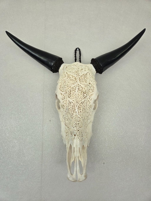 Hand-Carved Cow Skull – Unique Fern Motif (Boho-Ibiza)