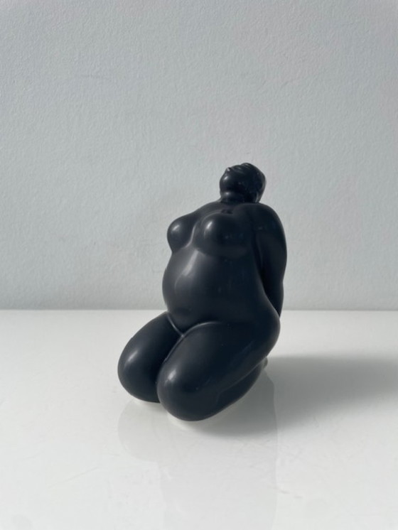 Image 1 of Ensemble de 2 figurines féminines modernes en céramique, noir mat
