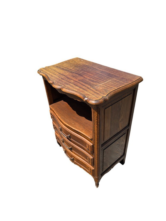 Small Louis XV style bedside table in oak – niche and 3 drawers – Nightstands, Wood (photo 3 of 5)