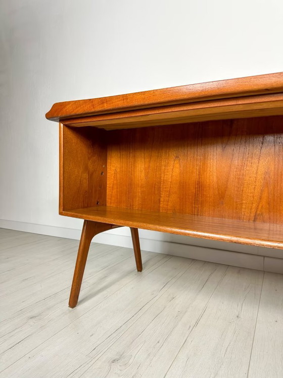 Image 1 of Gebogener Teakholzschreibtisch von Svend Aage Madsen 60s