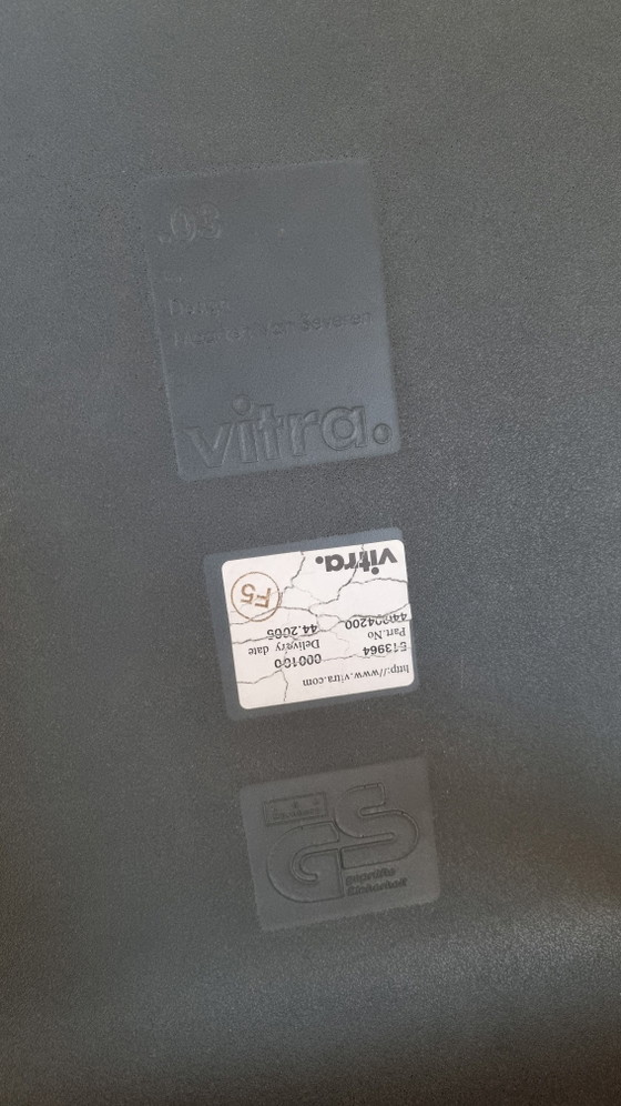 Image 1 of 6+1 Vitra .03 dining chairs