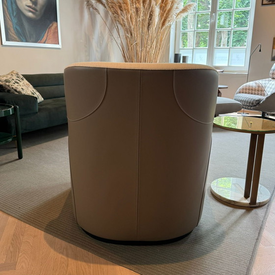 Image 1 of Poltrona Meridiani Liu Kuoio