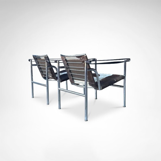 Image 1 of Fauteuil LC1 en peau de poney, modèle ancien, conçu par Le Corbusier et al. pour Cassina, années 1970, lot de 2.