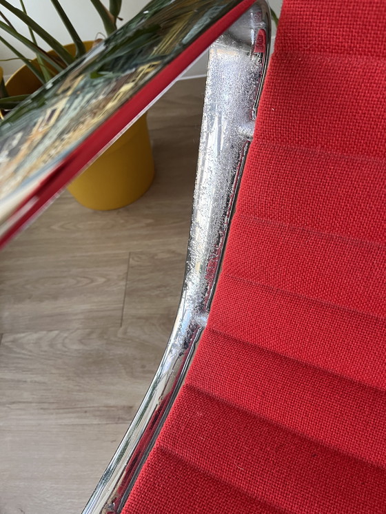 Image 1 of Set di 2 poltrone originali Vitra Eames EA 124 Lounge – Rosse