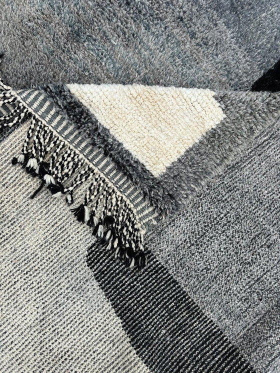 Image 1 of Tapis berbère marocain Beni ourain 200x310 cm ,Tapis marocain en laine Mrirt blanc et noir