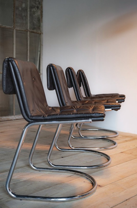Vintage cantileverstoelen met verchroomd stalen buisframe, 1970, set van 4 – Eetkamerstoelen, Leather, Metal (photo 2 of 6)