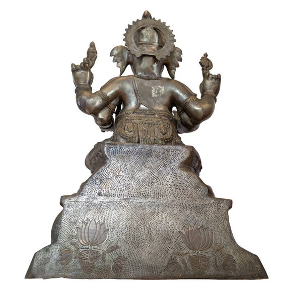 Ganesha in Lalitasana – fire-gilded bronze temple statue (Nepal/India, traditional work) – Sculpture (photo 5 of 8)