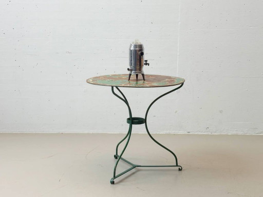 Green French gueridon metal garden table, 1950s
