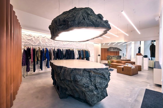 Image 1 of Op maat gemaakte sculpturale toonbankset met zwevende LED-verlichting – Concept Store / Gallery Pieces