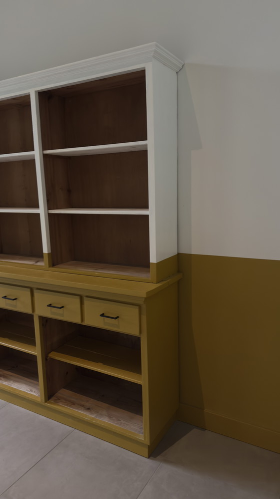 Image 1 of Grande mobiletto per biblioteca in legno massello - Piano e base modulari