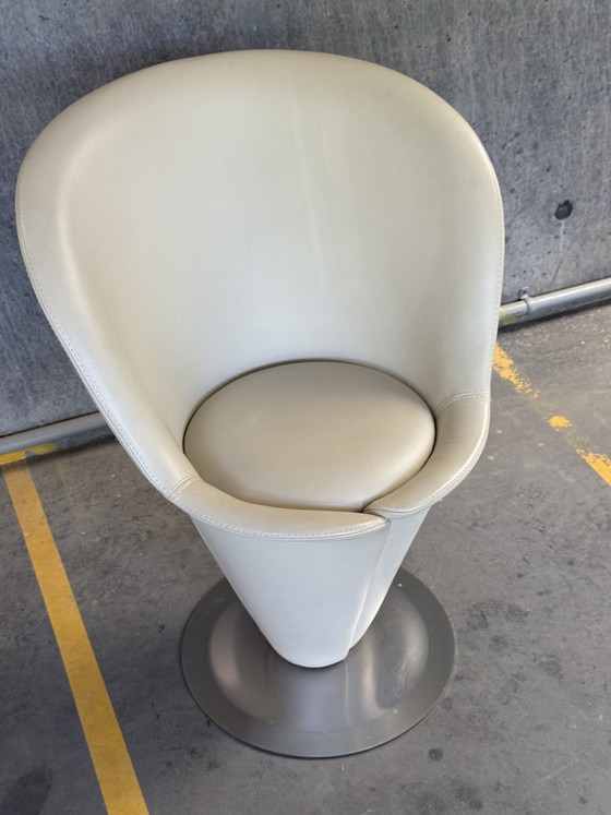 Image 1 of Chaise conique Calla di Dondi pour Bizzari