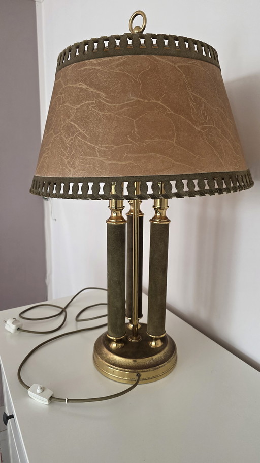 Lampada da tavolo vintage a 3 luci in stile retrò/bouillotte


D'epoca...