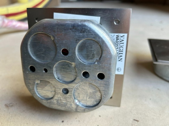 Image 1 of Vaughan lámparas de lectura 2 juegos. Con respaldo negro y con respaldo cromado