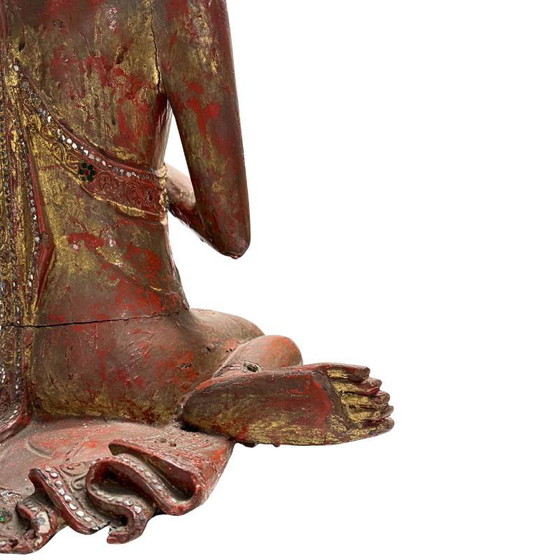 Burmese wooden temple statue of a monk with lacquer and gold leaf – Sculpture, Glass (photo 8 of 19)