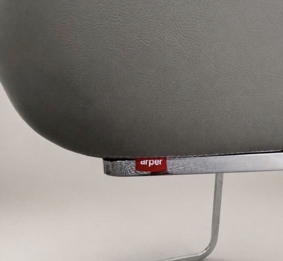 4 Sillas Arper Duna, de Lievore Altherr Molina, Italia (2014) – Sillas de comedor, Chrome, Leather (photo 7 of 13)