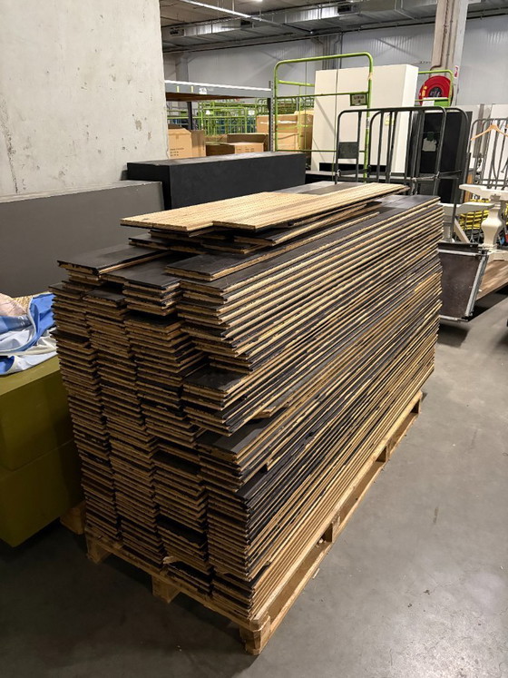 Image 1 of Hardhouten Eiken vloer zwart (+-60m2)