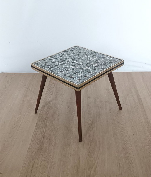 Table d'appoint des années 50 avec plateau carrelé