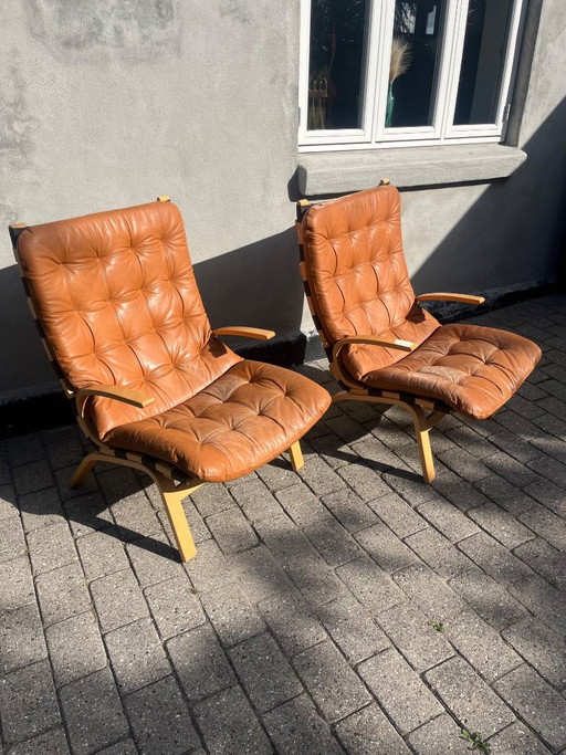 Par de Sillones Lounge Mid-Century Modern Farstrup 'Miljø' en Cuero Cognac – Años 70