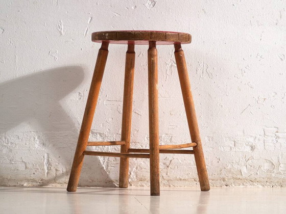 Antieke houten kruk met ronde zitting – Centraal-Europa, circa 1950 – Krukjes, Wood, Rustic (photo 5 of 6)