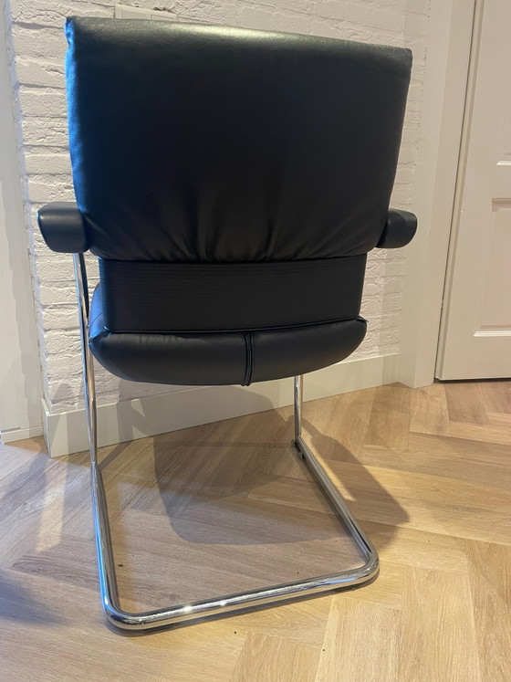 Vitra chairs (6 pieces), Chairs and lounge chairs, Leather, Metal, Black (photo 2 of 5)