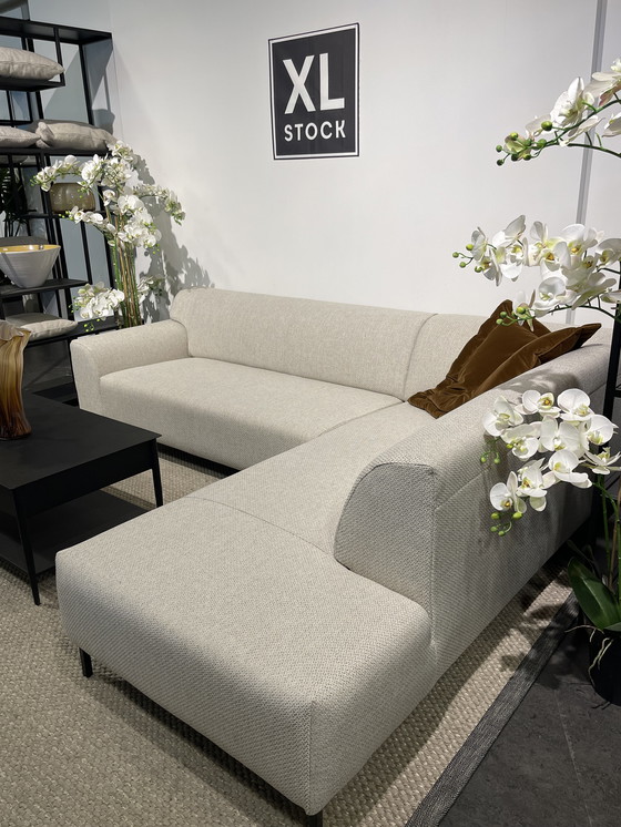 Image 1 of XL STOCK beige/off white corner sofa
