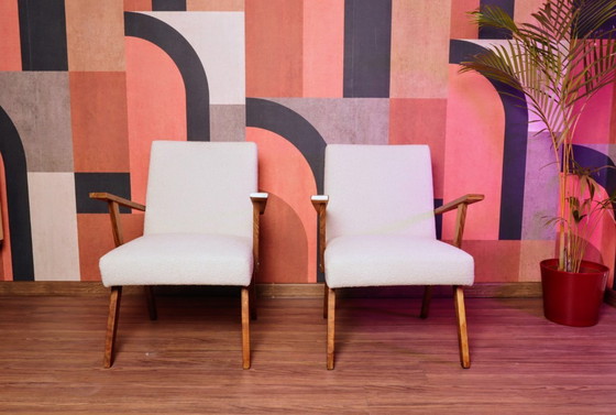 Image 1 of Poltrona vintage beige bouclé in legno di noce 1960