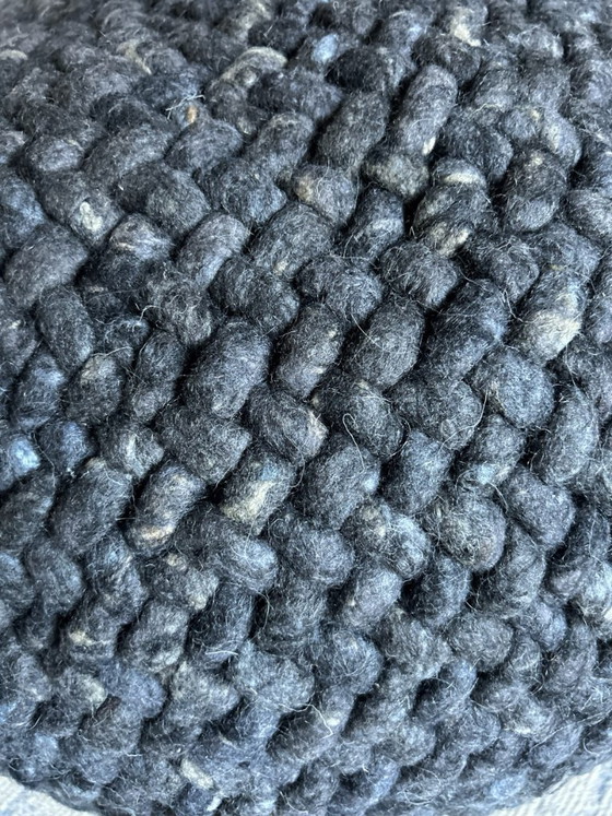 Image 1 of Handgefertigter Pouf aus 100 % Wolle