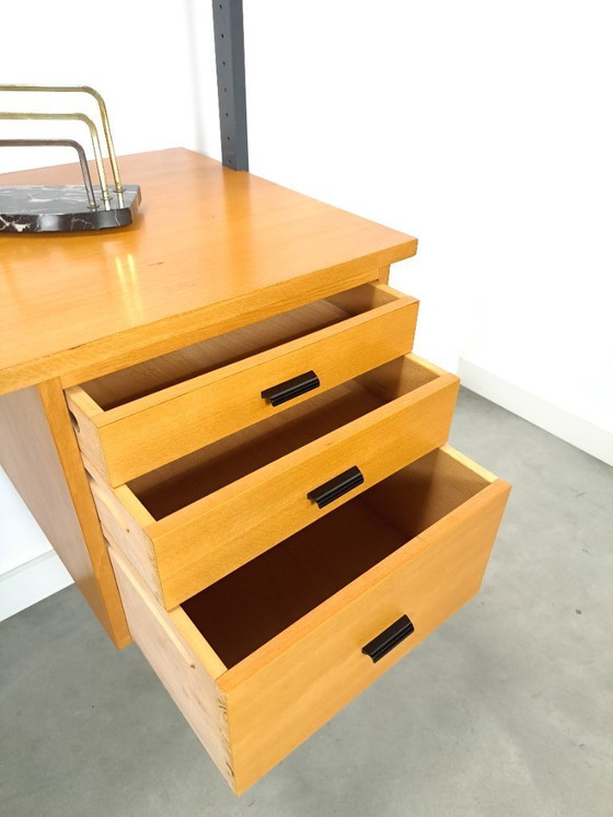 Image 1 of Sistema di pareti modulari con scrivania di design svedese Olof Pira