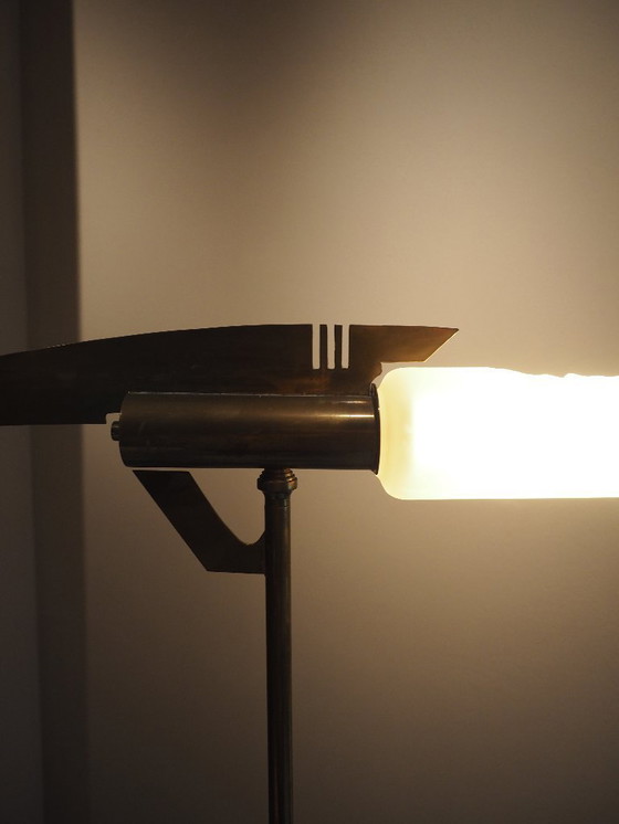 Image 1 of Lámpara de pie inusual en latón y cristal.