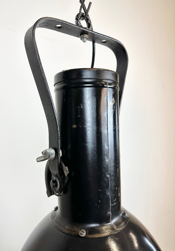 Image 1 of Faretto industriale in smalto nero con copertura in vetro convesso, anni '60