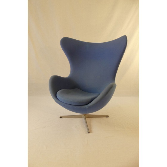 Image 1 of Vintage armchair by Arne Jacobsen for Fritz Hansen 2000