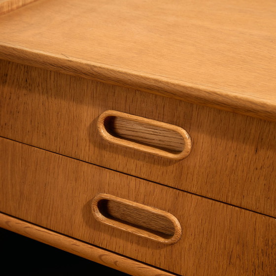 Image 1 of MK10401 Deens Eiken Bureau