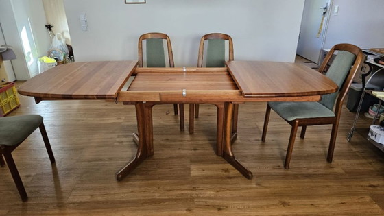 Image 1 of Danish Design table, flexibly extendable