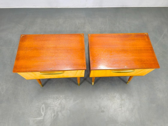 Image 1 of Coppia di comodini cechi di metà secolo con piano in vetro, anni '60