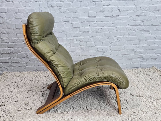 Image 1 of Sillón Rybo Rykken Ry-Wing de diseño de mediados de siglo en cuero verde oliva, Noruega, década de 1960