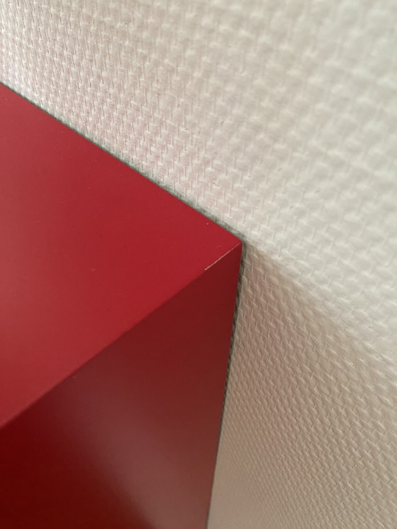 Image 1 of Mueble estilo Memphis 4 bloques rojos sueltos 40x40x40 cm