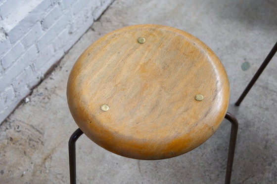 Image 1 of 3 taburetes trípodes de punto Arne Jacobsen de Fritz Hansen, década de 1960