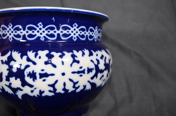 Par de Macetas de Porcelana del Sudeste Asiático, finales del siglo XIX – Porcelain (photo 8 of 12)