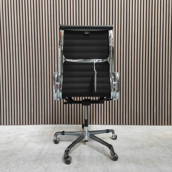 Image 1 of Vitra Eames EA 119 Bureaustoel in Mokka Premium Leder