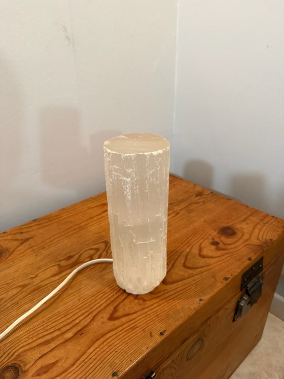 Lampada d'atmosfera di design in selenite con luce verde, modello vintage anni '80, Lampade da tavolo, Pietra (foto 5 di 11)