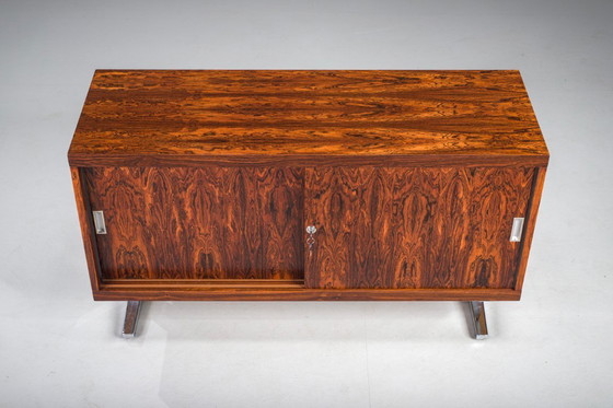 Image 1 of  Credenza di metà secolo in legno impiallacciato Palisander con gambe cromate, 1960