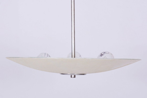 Gerestaureerde Bauhaus-kroonluchter, chroom, staal, matglas, opnieuw bedraad, Tsjechisch, jaren 1940 – Metal (photo 6 of 12)