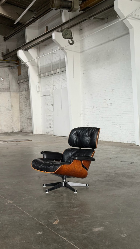 Image 1 of Vitra Eames Lounge Chair | 1960 | Palisander