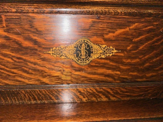 Image 1 of Singer naaimachine