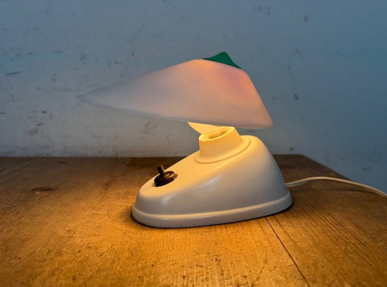 Image 1 of Lampada da tavolo vintage in bachelite bianca di Elektrosvit, anni '50