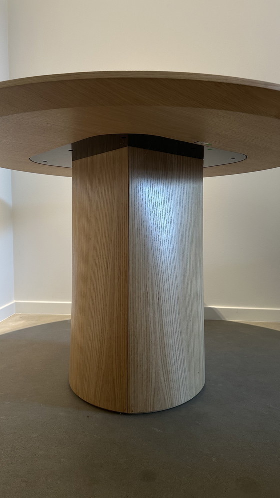 Image 1 of Mesa redonda Inge natural